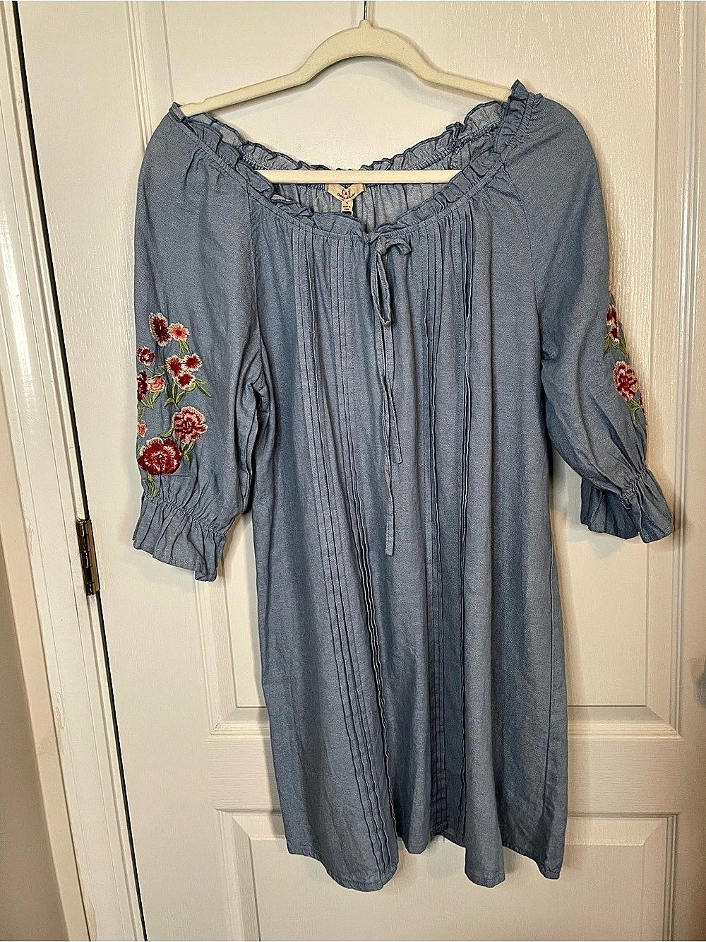 Chelsea & Violet Embroidered Floral Chambray Cotton Shirt Dress Size Small